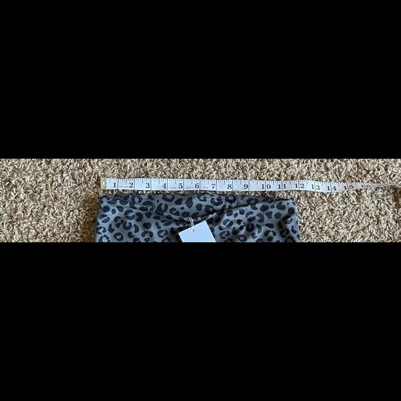 NWT AllFenix Charcoal Cheetah Print Jagger 7/8 Leggings size small - Picture 6 of 6